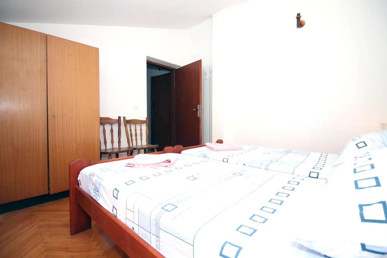 Charming Apartment In Tisno With 2 Bedrooms And Air Conditioning Екстериор снимка